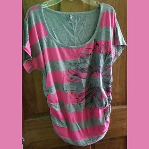 Maternity top large pink grey flower short sleeve